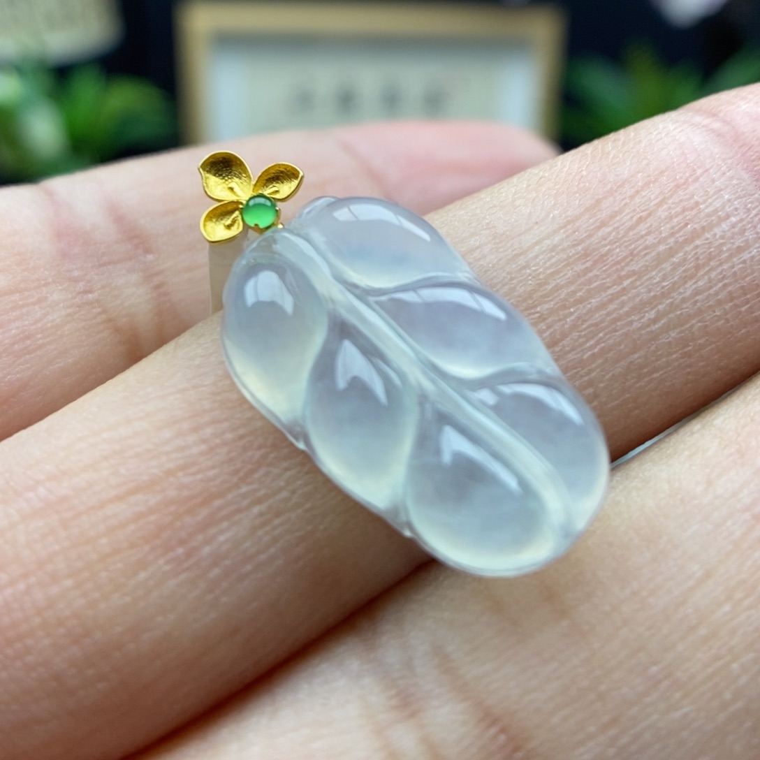 翡翠18K金镶嵌颈饰吊坠19