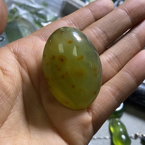 岫玉颈饰未镶嵌挂件