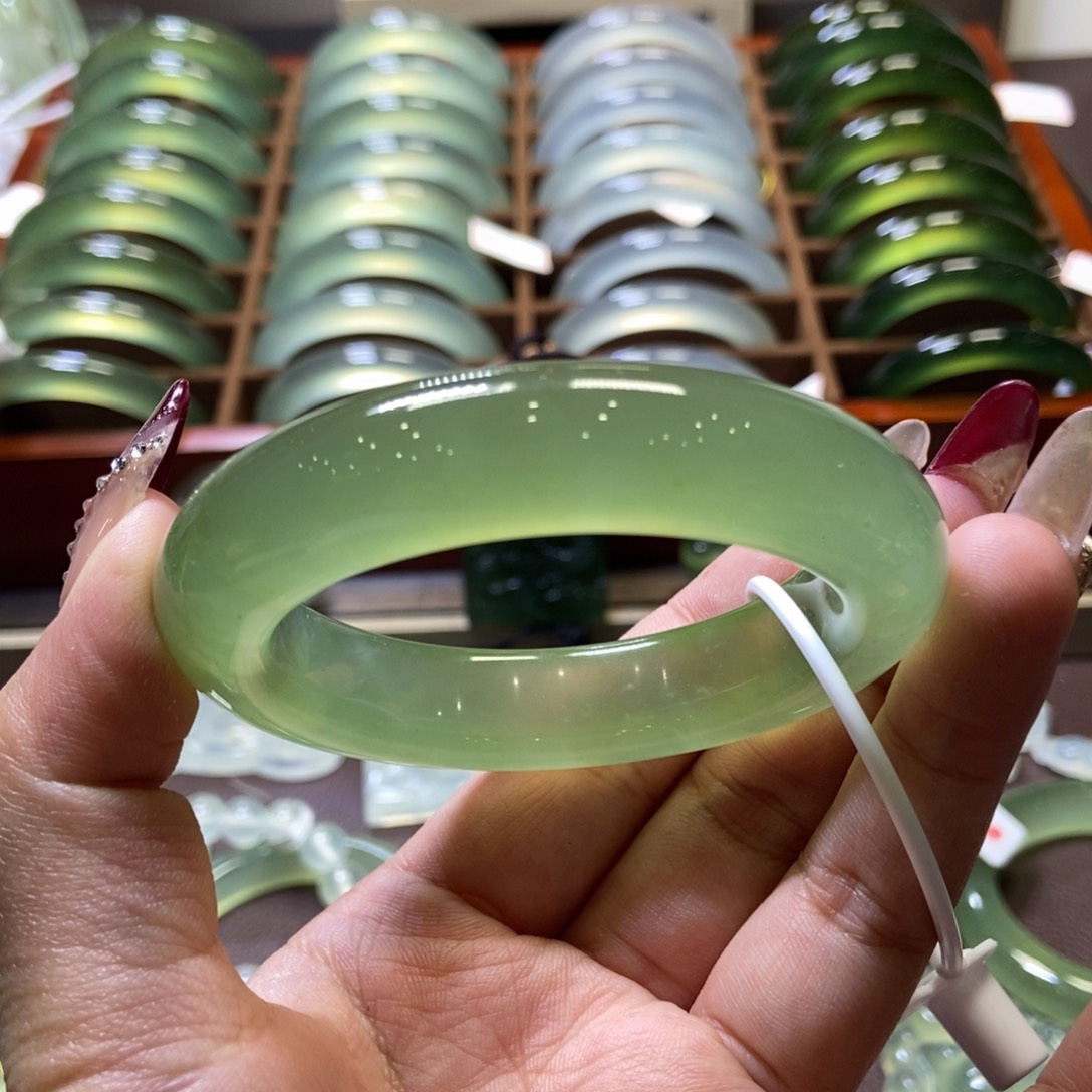 蛇纹石玉手镯52未镶嵌