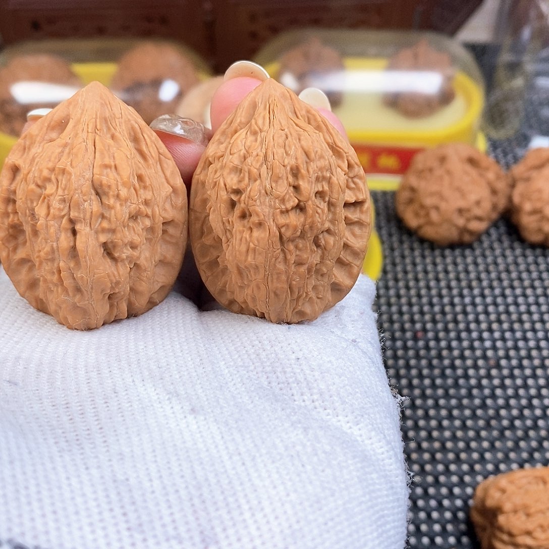 文玩核桃把件33尺鸭蛋鸡心全品