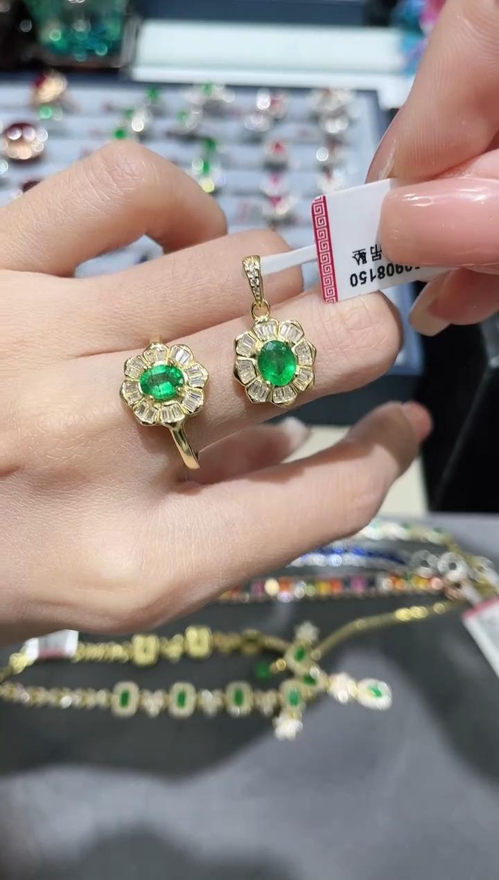 S925银镶嵌祖母绿套装