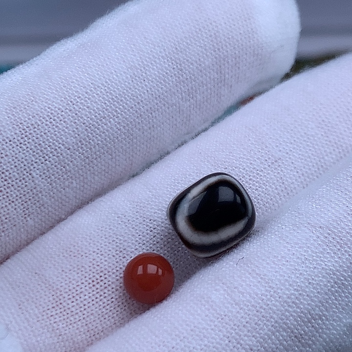 南红玛瑙未镶嵌珠宝奇石
