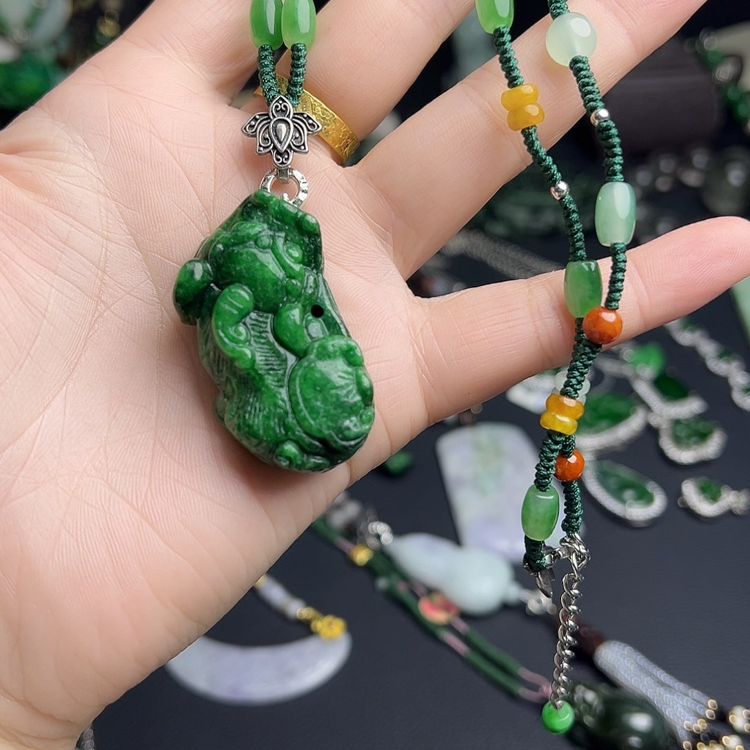 朵***发翡翠未镶嵌颈饰199