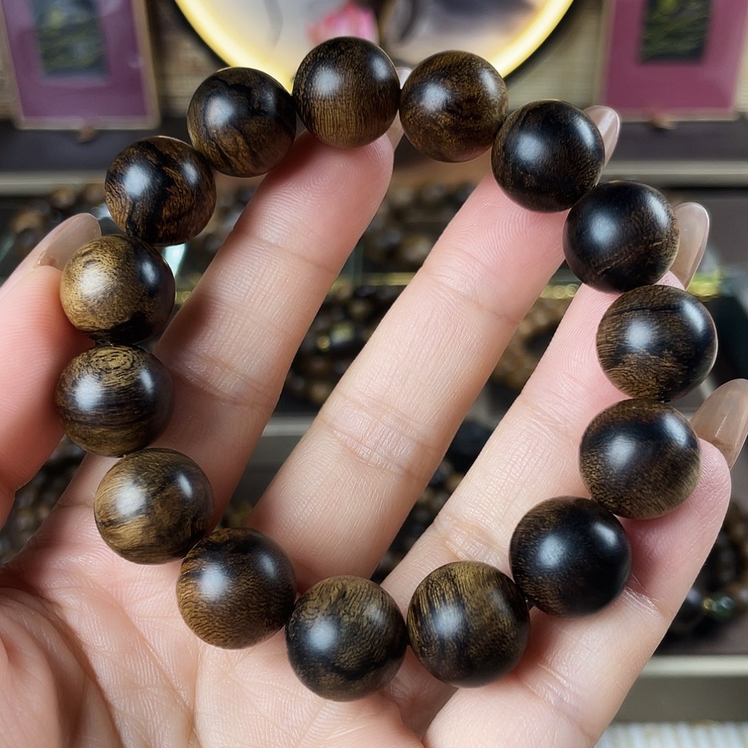 手串沉香越南芽庄老白棋玉化老料瘤疤虎斑1.4