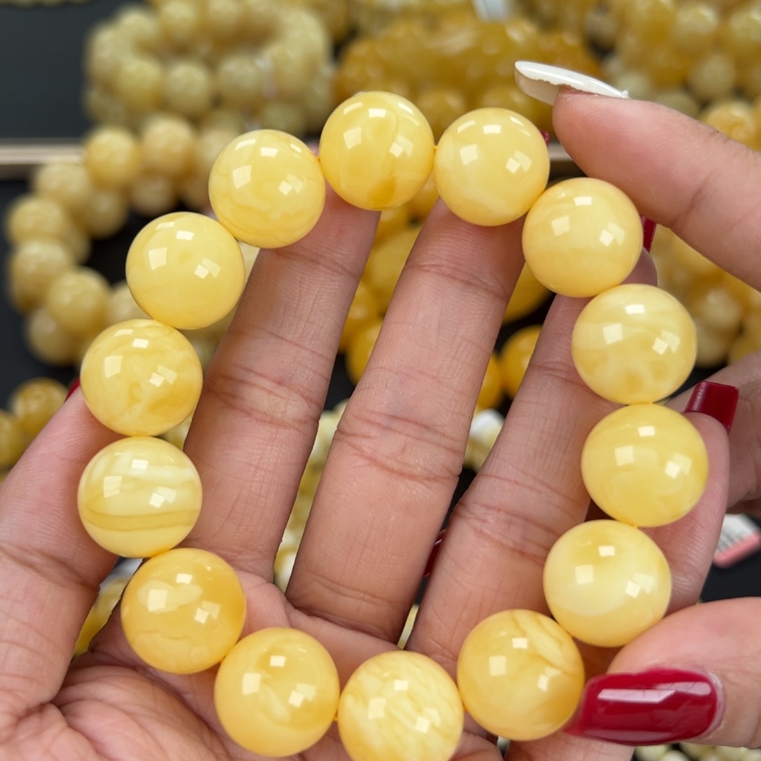 琥珀未镶嵌手链30.7克