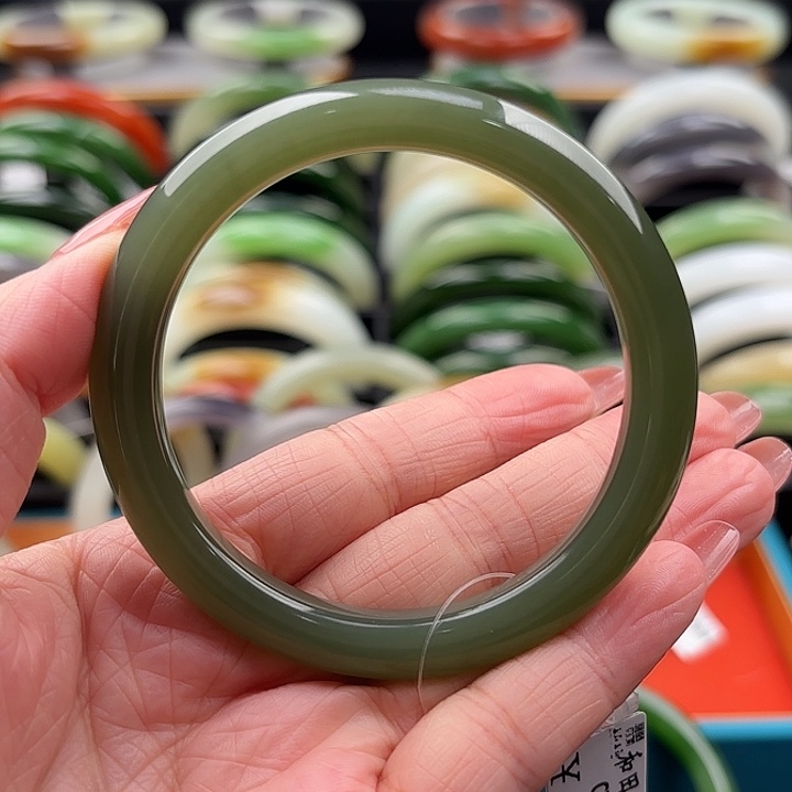 和田玉未镶嵌手镯湖水绿美人条54.9