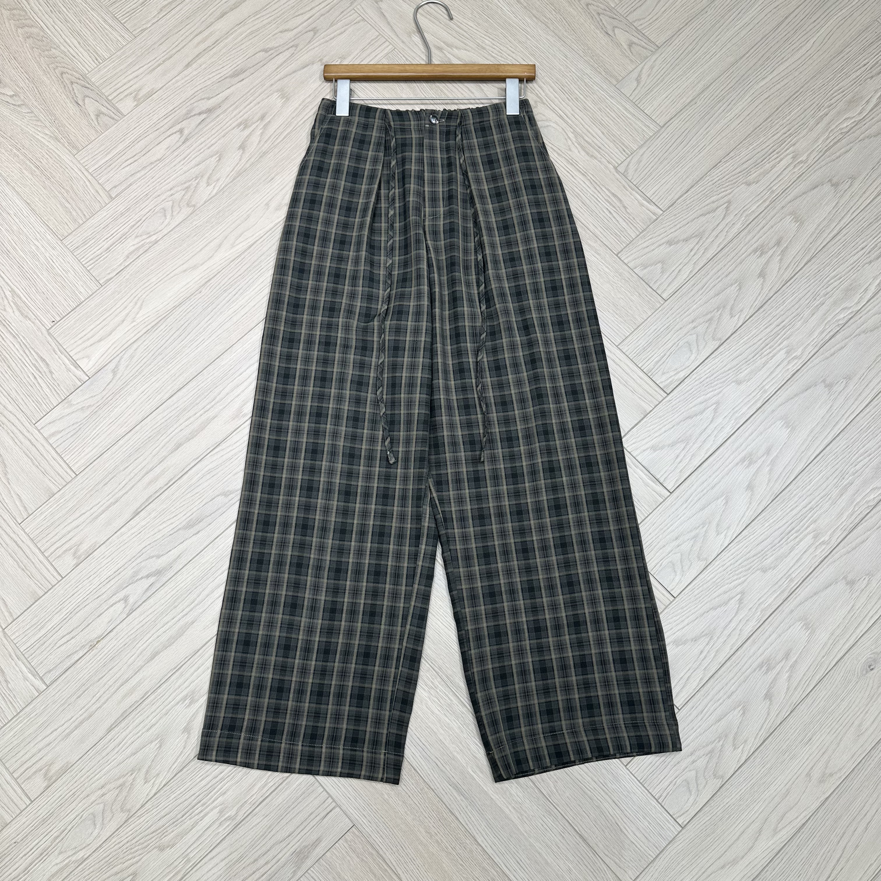 陈邓邓   夏季垂感斜插口袋抽绳复古暗格纹休闲阔腿裤 2090