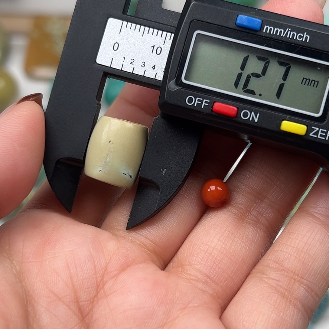 南红玛瑙未镶嵌珠宝奇石