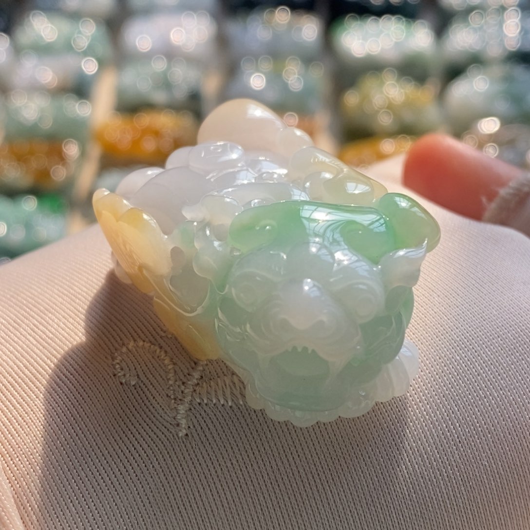 翡翠未镶嵌颈饰天然翡翠貔貅吊坠