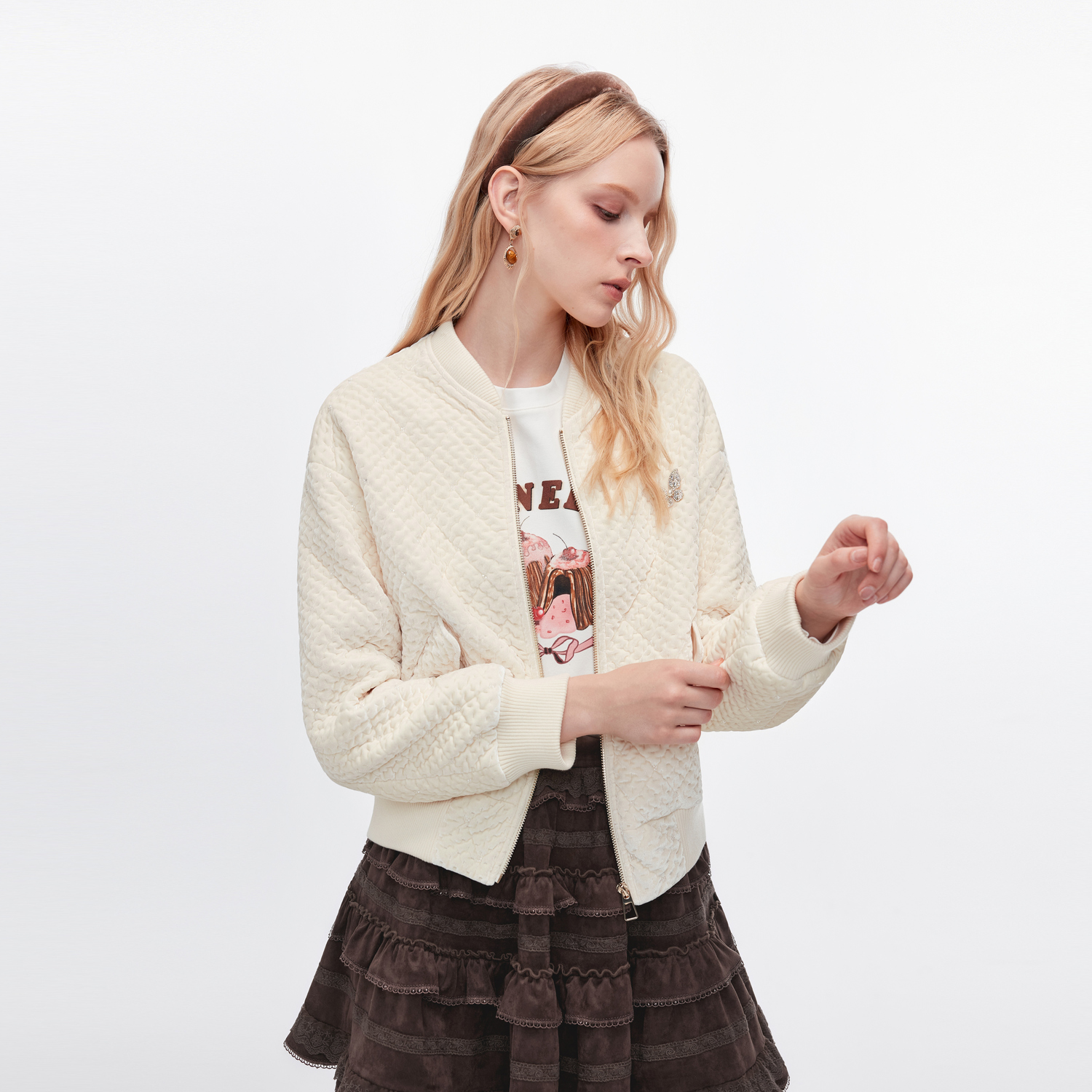 MISSCOCOON可可尼白色夹克外套女2025冬季新款休闲复古丝绒棒球服