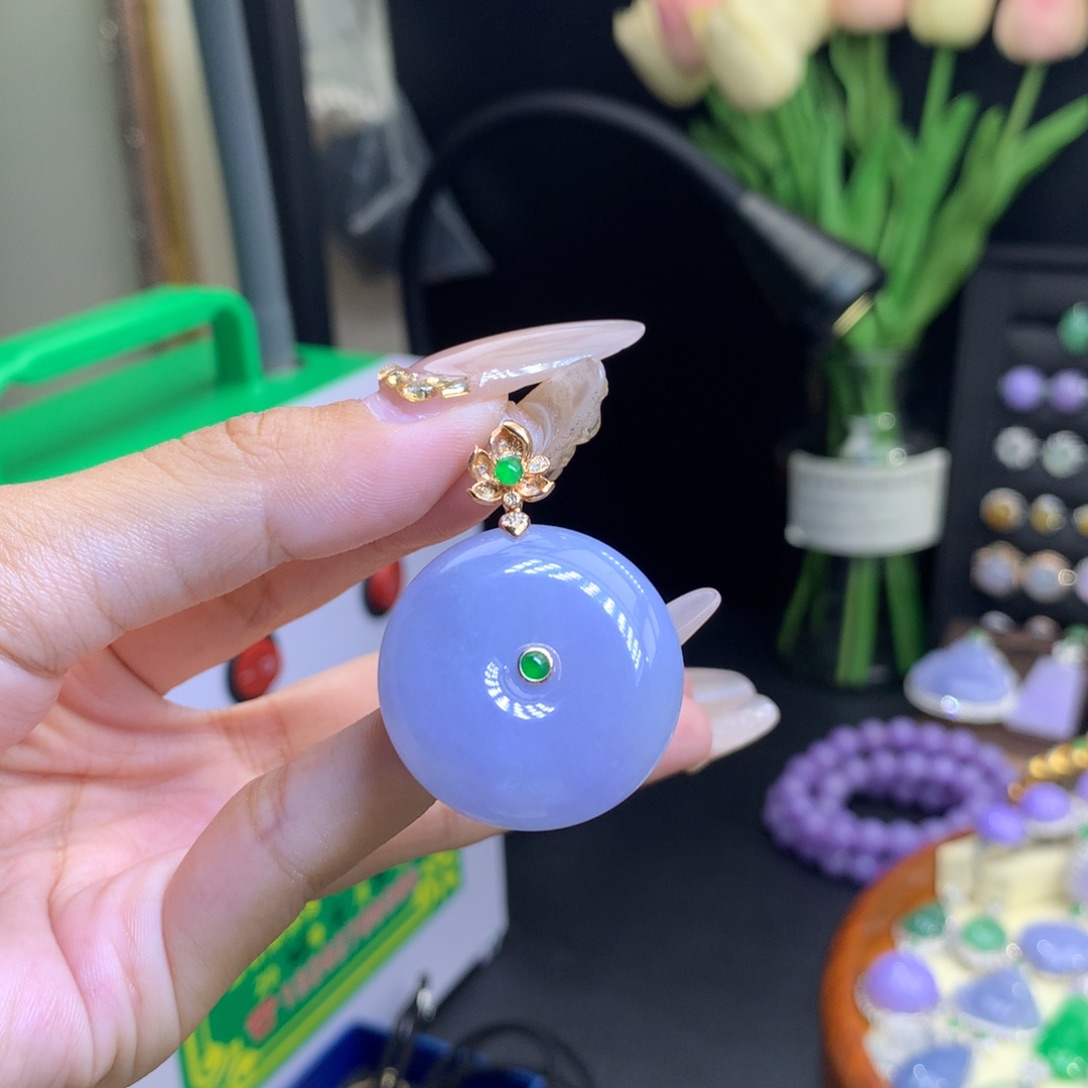 翡翠18K金镶嵌颈饰