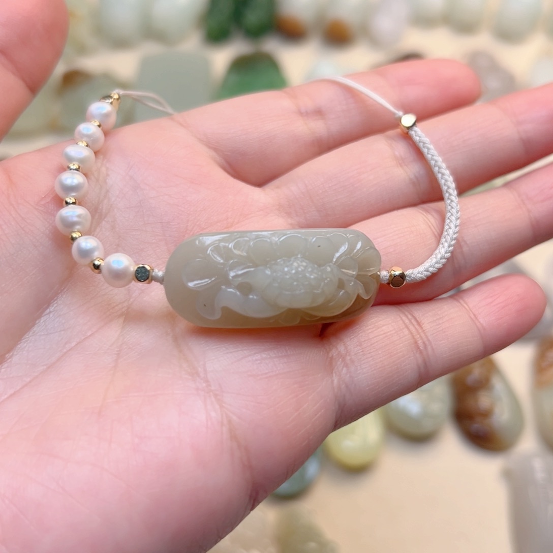 和田玉手链未镶嵌?*牛