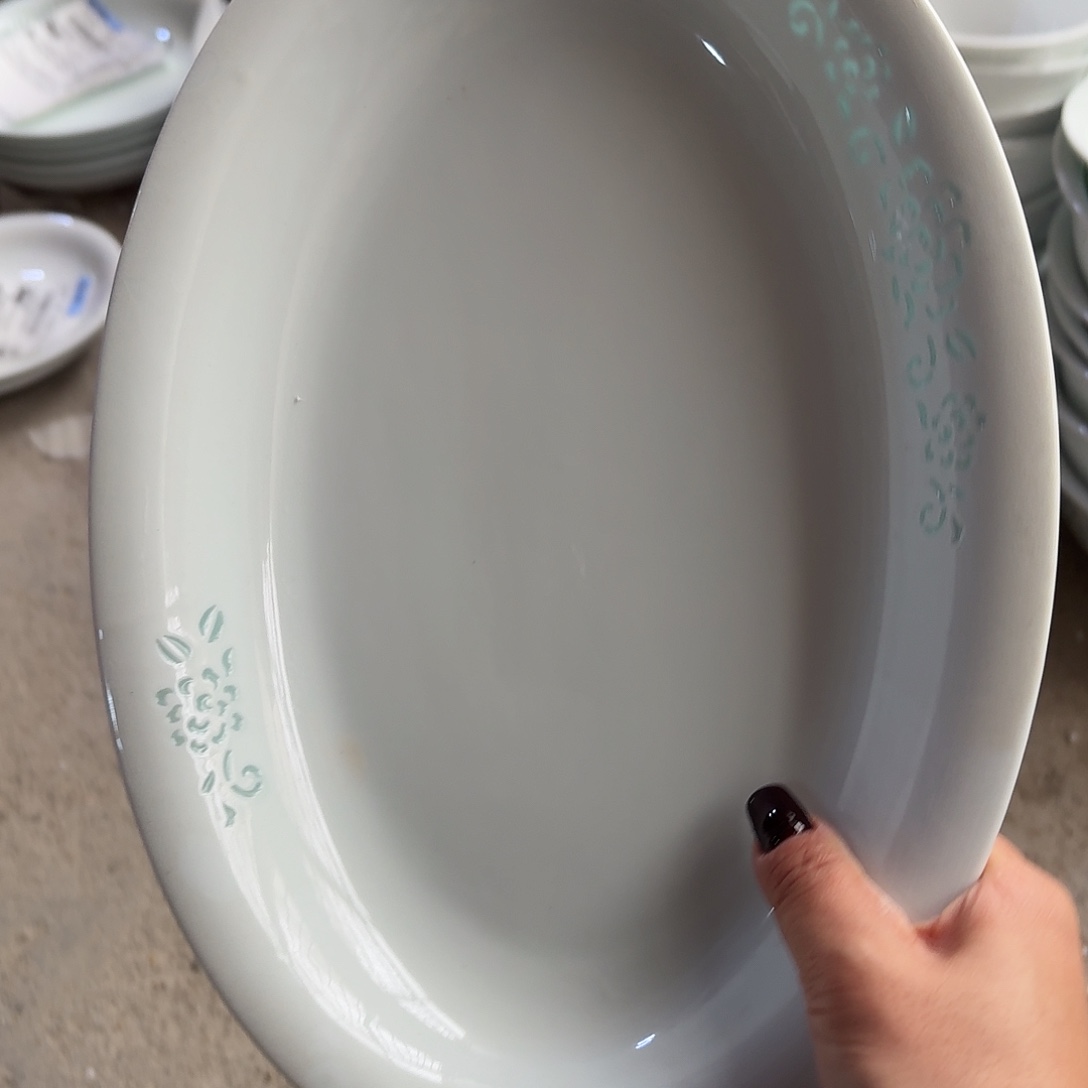 白瓷景德镇鱼盘一个微瑕青