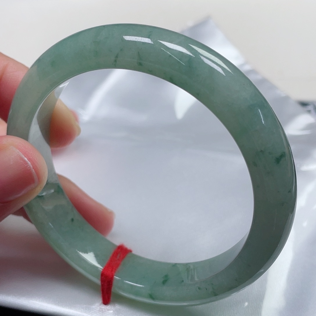 翡翠手镯未镶嵌缅甸翡翠