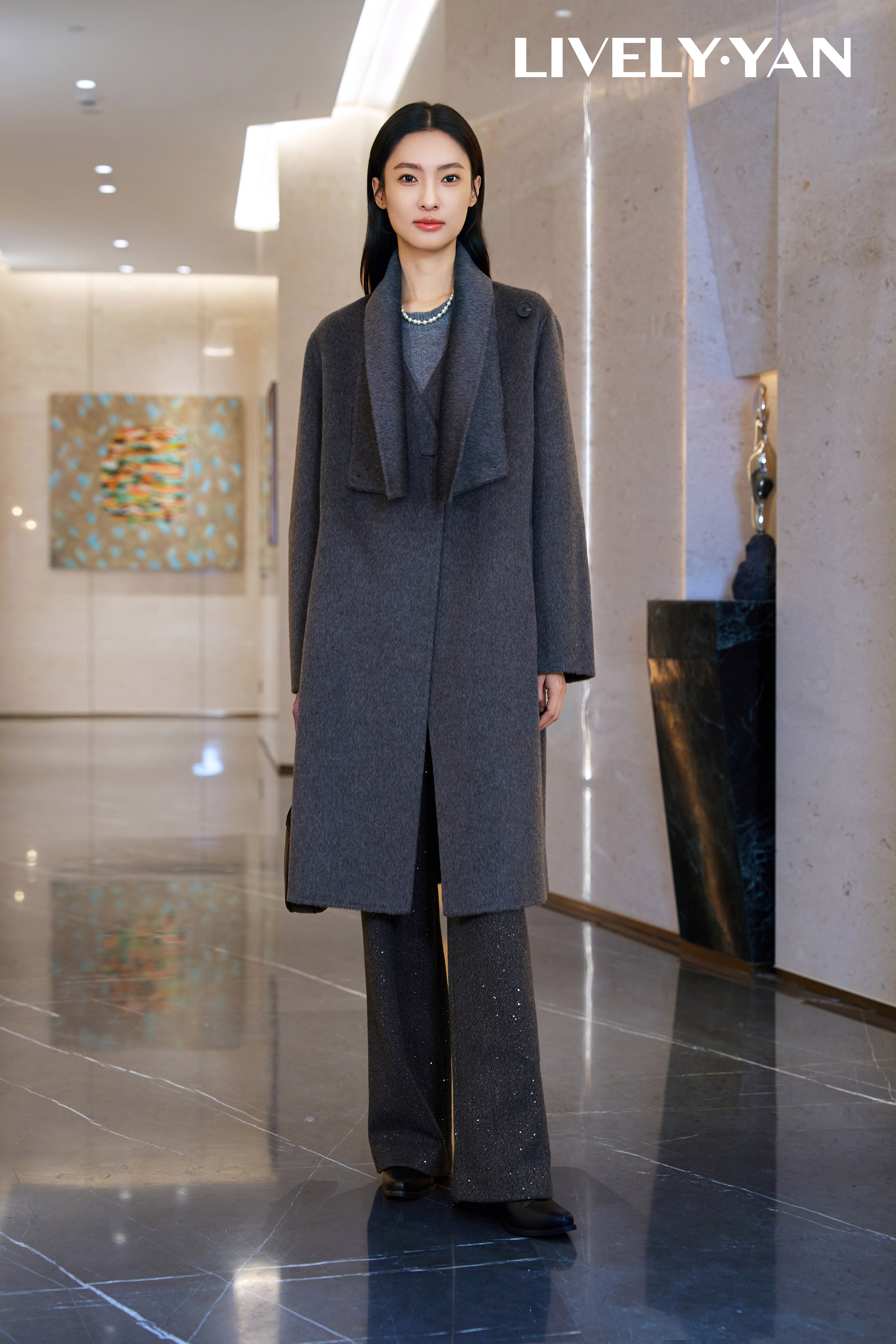 俪妍冬款长款绵羊毛大衣高级质感