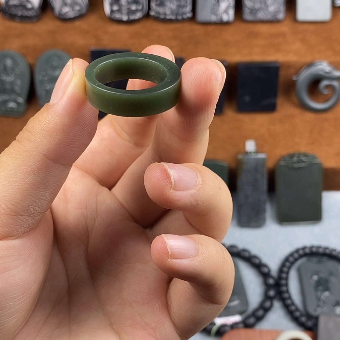 和田玉戒指未镶嵌