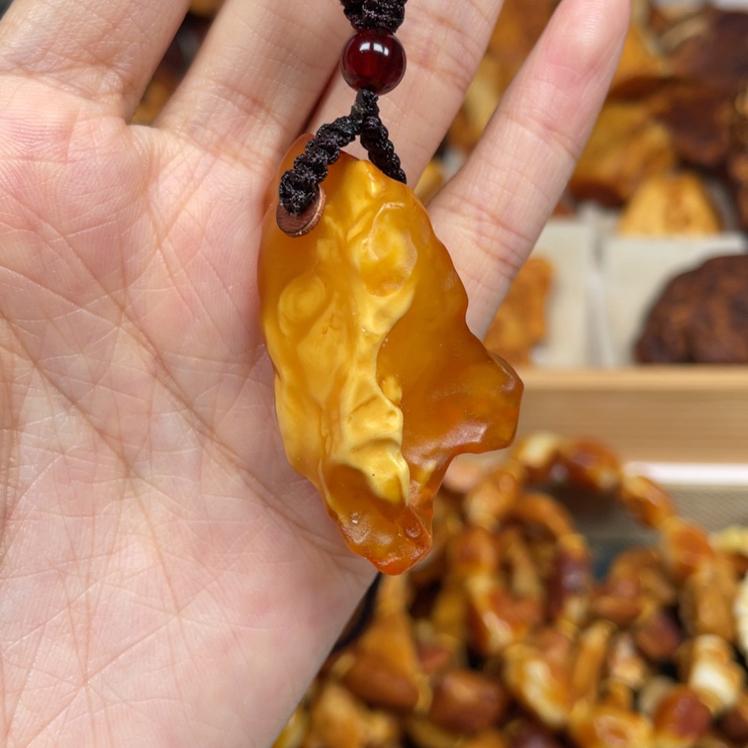 琥珀珠宝奇石未镶嵌