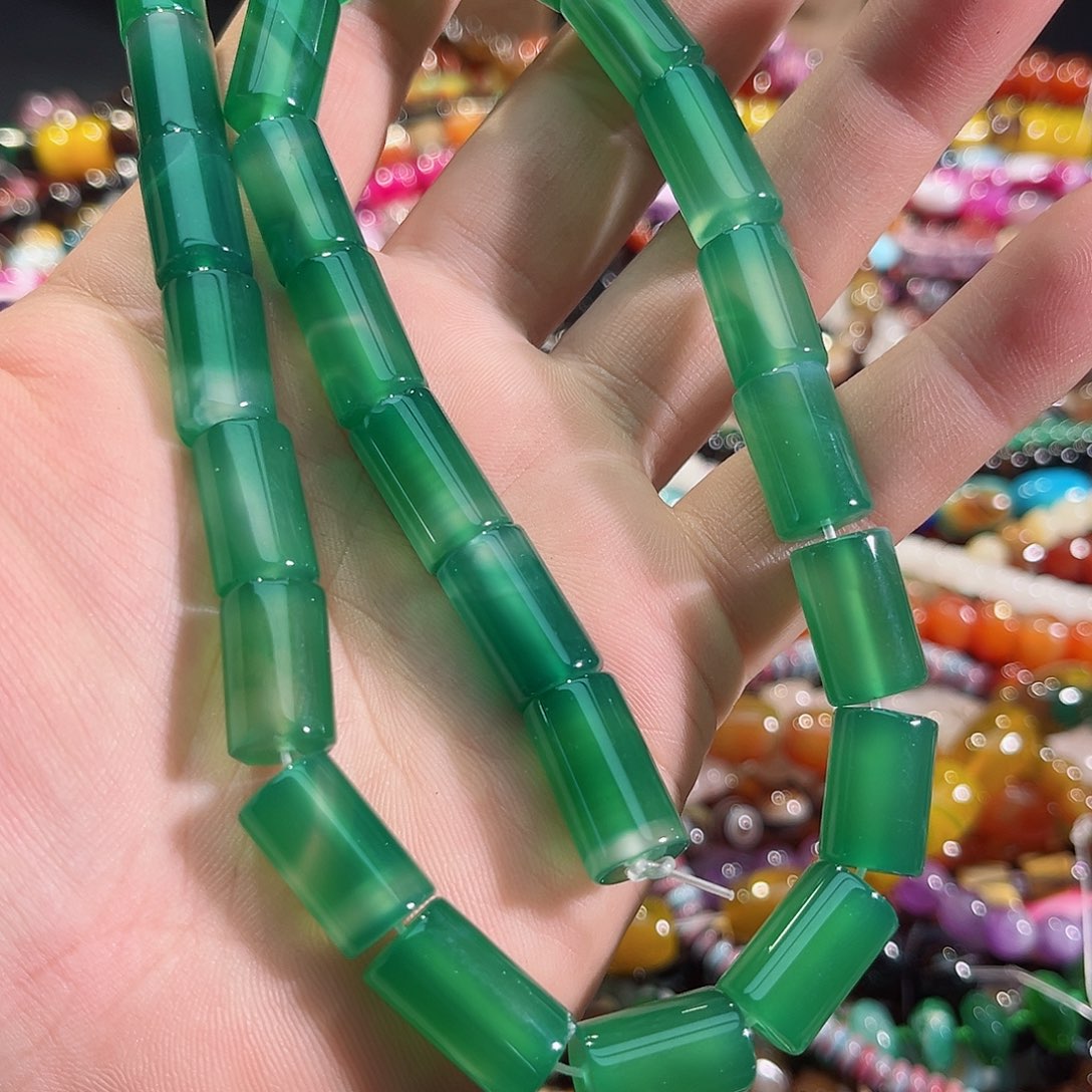 随***好玛瑙/玉髓未镶嵌珠宝半成品绿玛瑙桶10x16mm一条