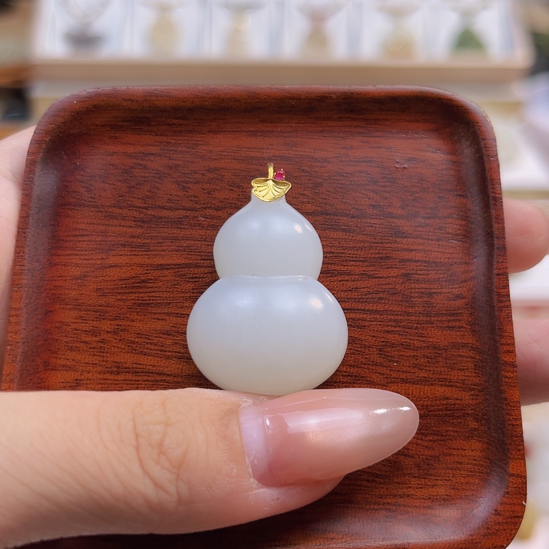 和田玉18K金镶嵌吊坠(不含链)