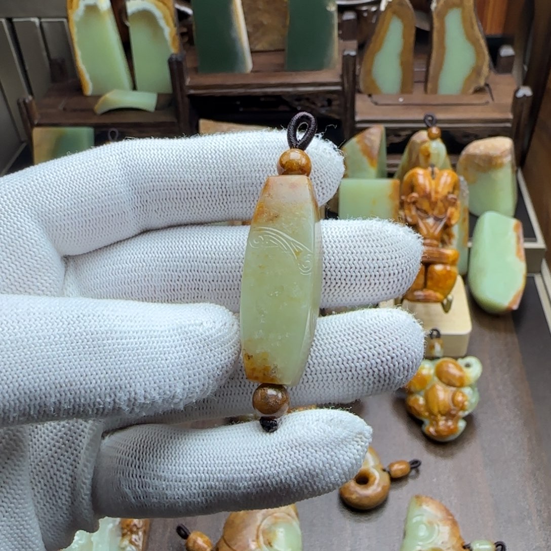 岫岩河磨玉（透闪石质玉）未镶嵌颈饰