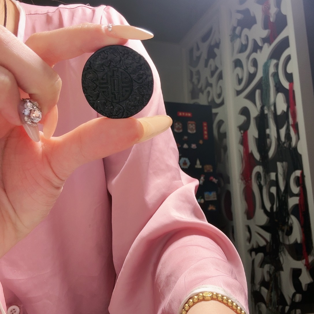 蛇纹石玉颈饰未镶嵌万寿