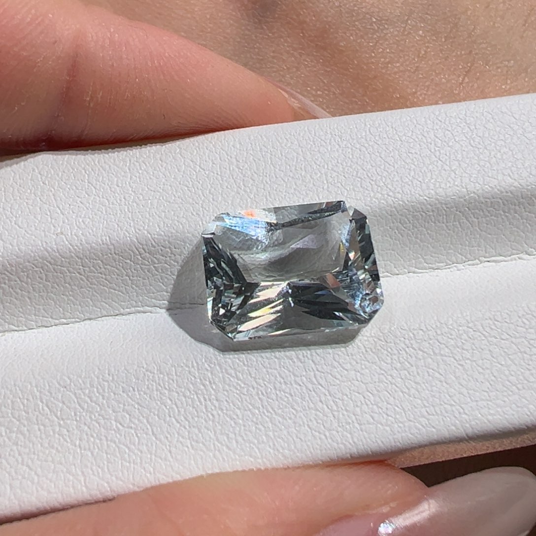 海蓝宝石裸石6.94ct白海蓝