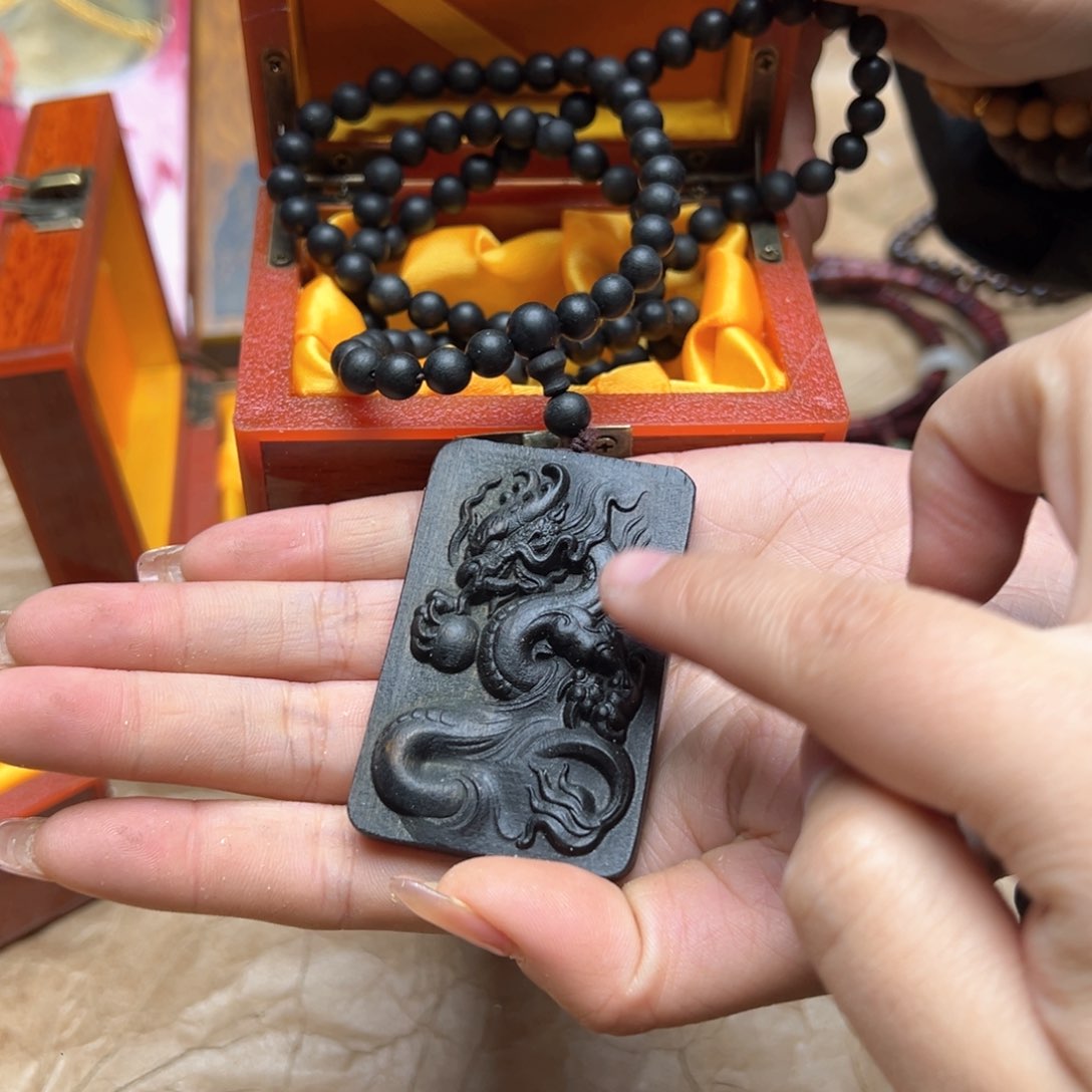 大叶紫檀（黑酸枝木类）