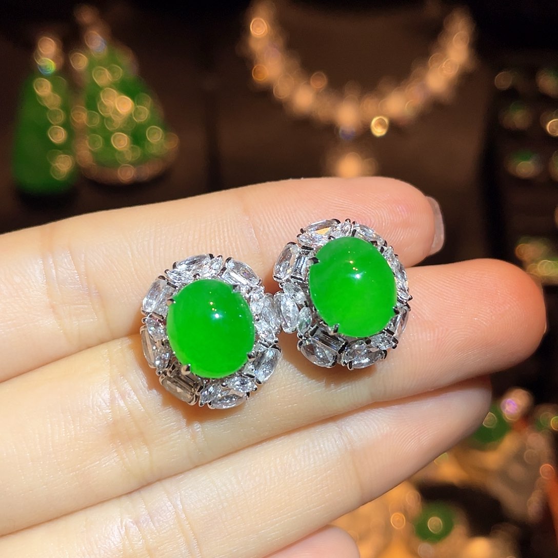 翡翠耳饰18K金镶嵌蛋面耳钉