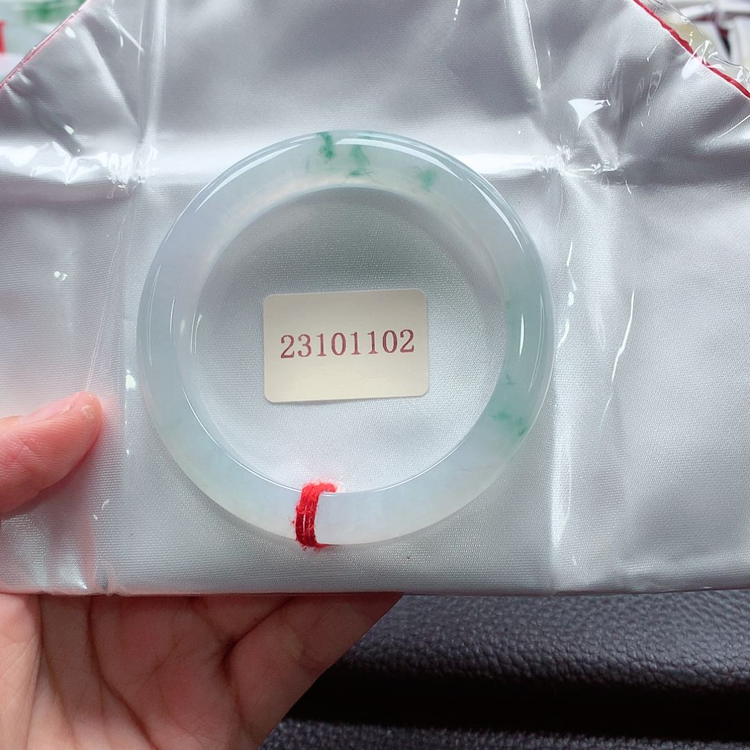 翡翠手镯未镶嵌天然A货翡翠手镯