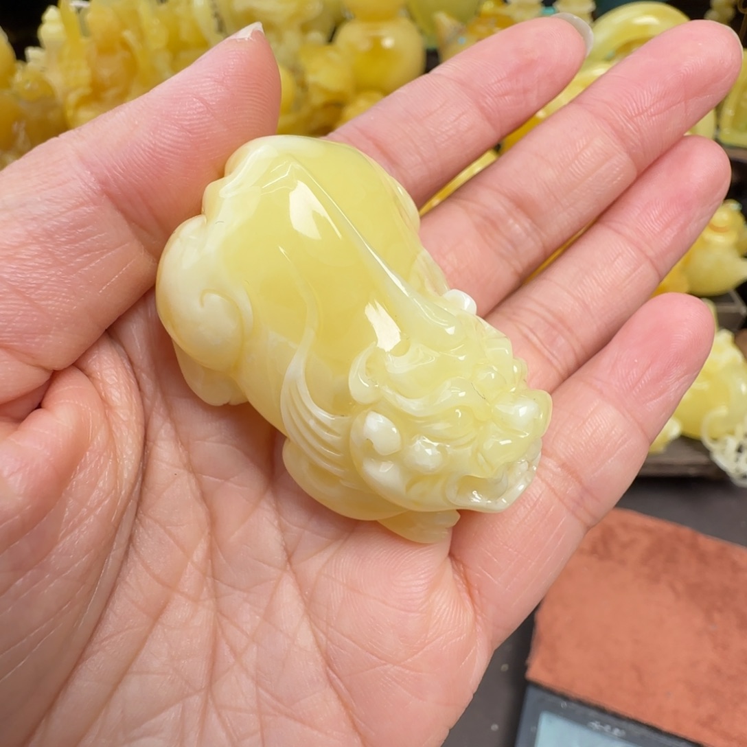 蜜蜡未镶嵌珠宝奇石