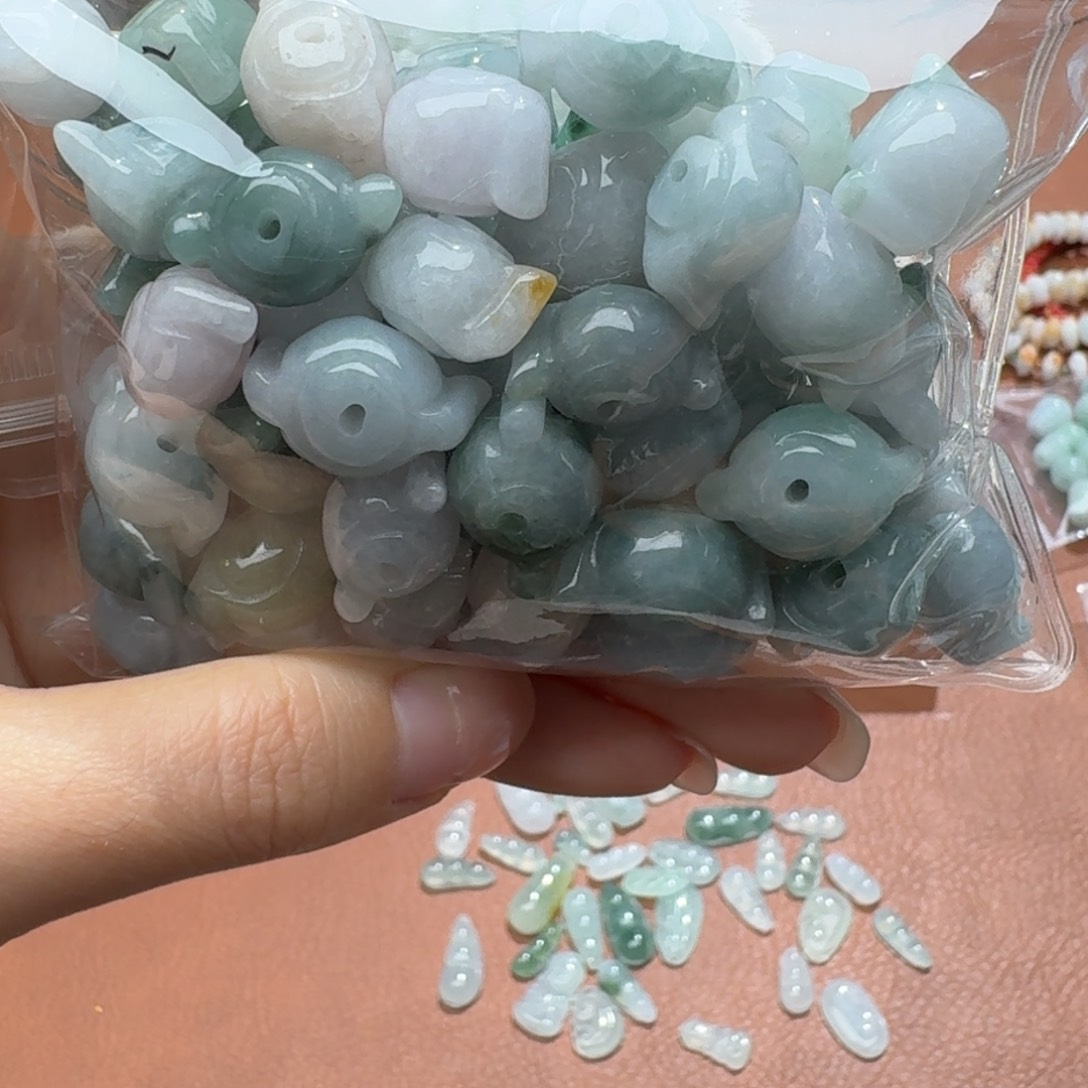 未镶嵌挂件翡翠福利1个，不包邮，拍邮费发货