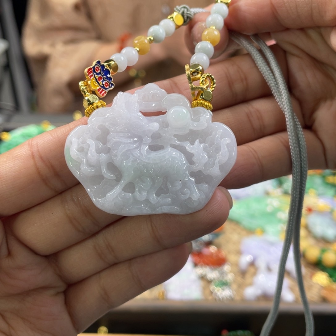 翡翠颈饰未镶嵌代编织
