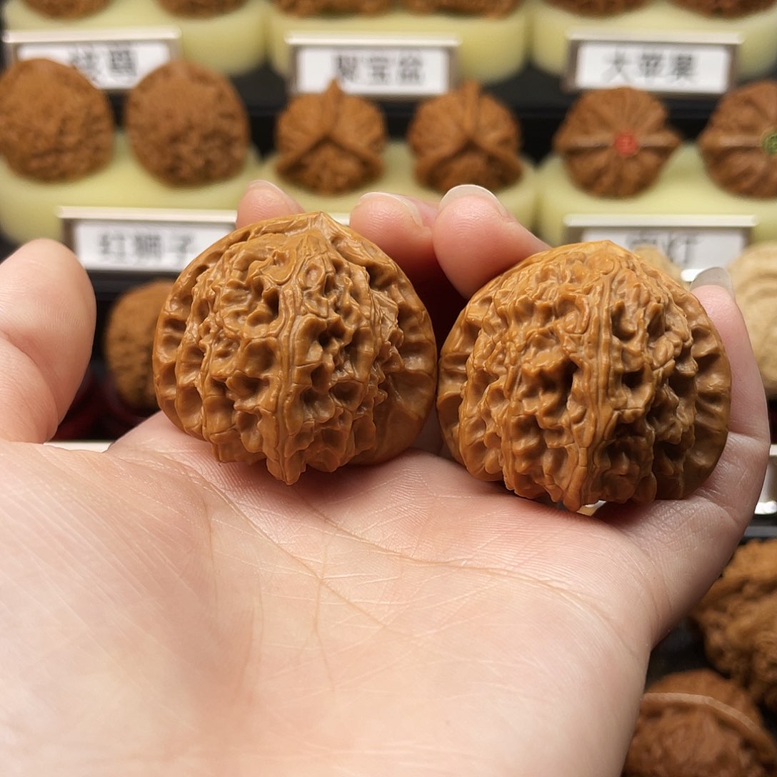 文玩核桃把件三角白39尺123