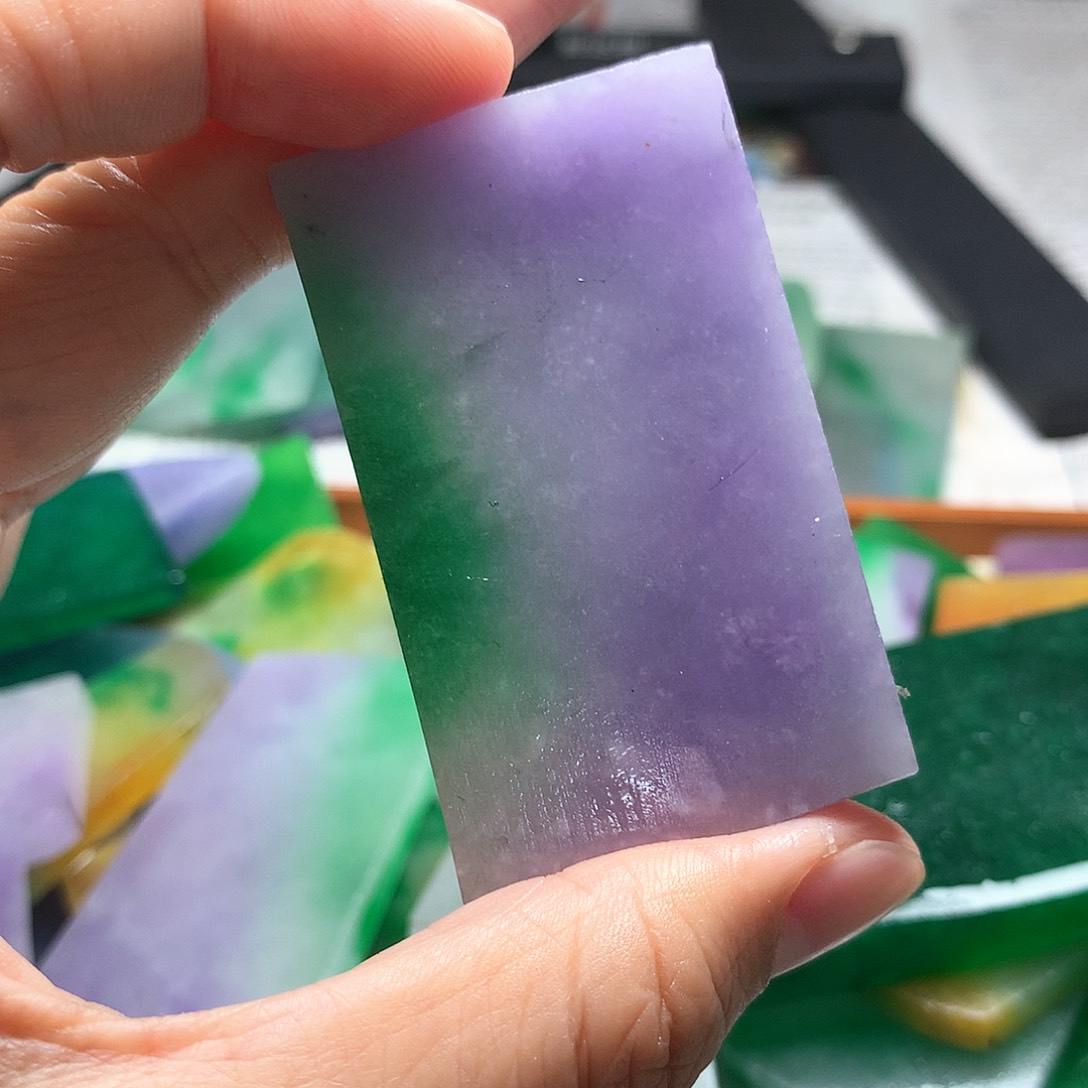 翡翠未镶嵌颈饰一物一拍