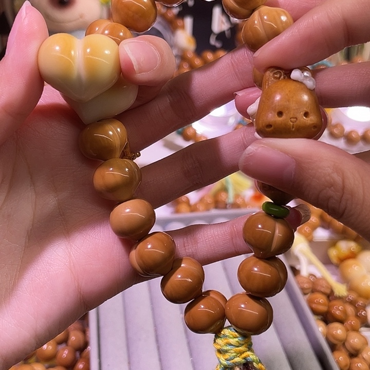 喵***。吊坠猴头核桃猴头屁桃手持设计款