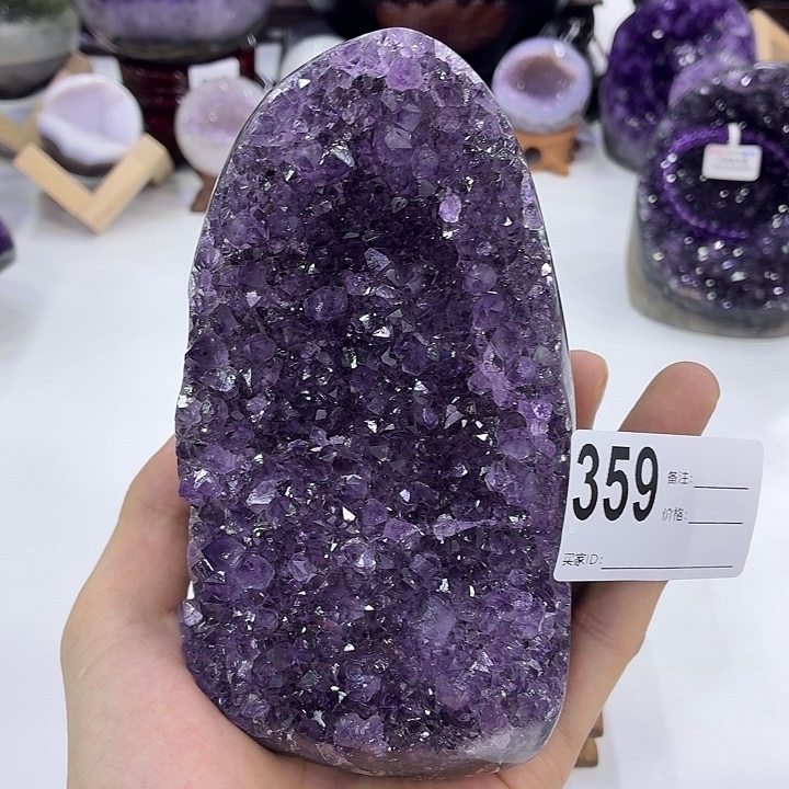 未镶嵌水晶大型摆件（非配饰）