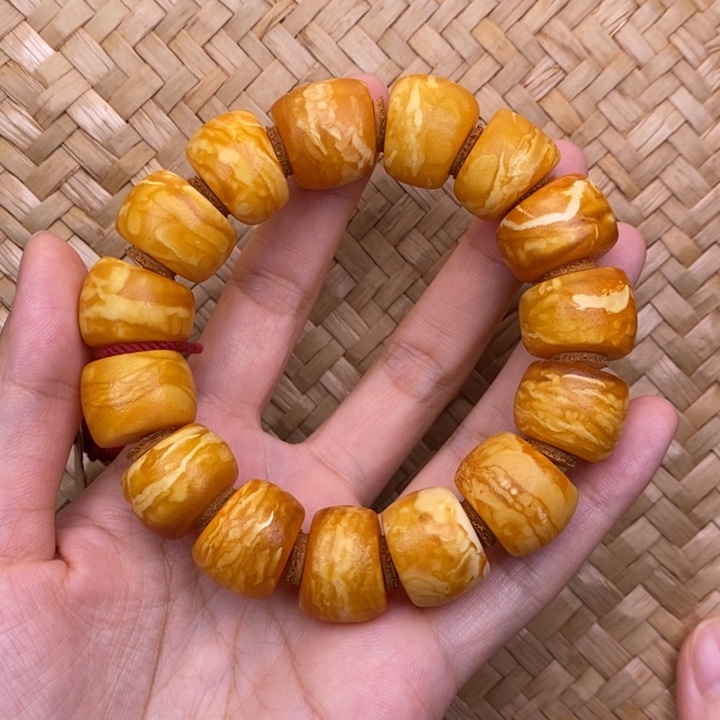 趙***琥珀未镶嵌裸石蜜蜡M