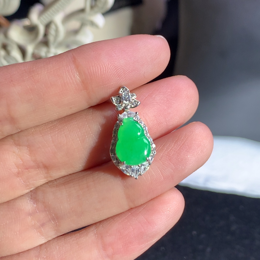 翡翠颈饰银S925镶嵌天然翡翠