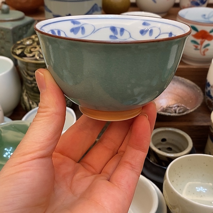    中古物品默认微瑕，谨慎参拍，满18包邮！