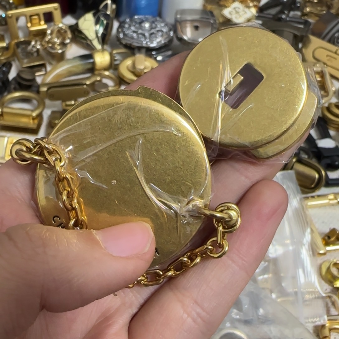 小CK包锁15元2个.