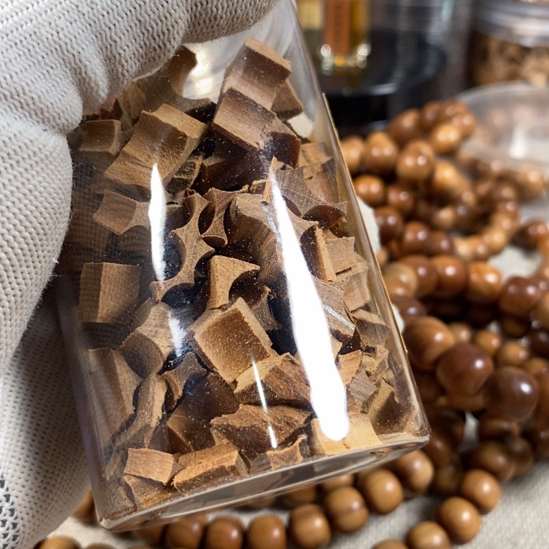 檀香木其他嗯*人高油碎料 迈索尔