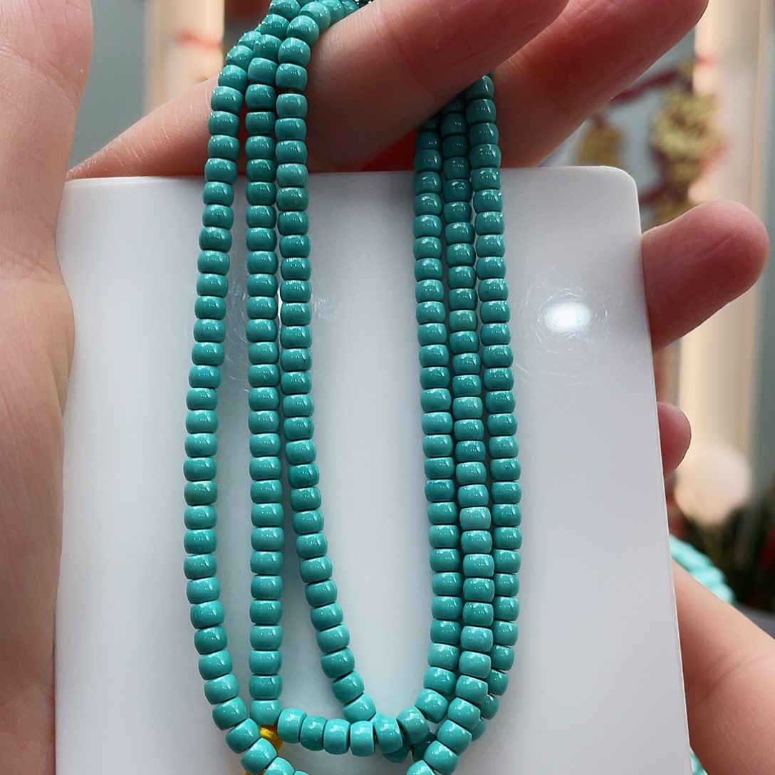 绿松石颈饰未镶嵌