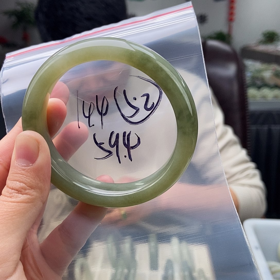 和田玉颜色多样性发拍一发一未镶嵌