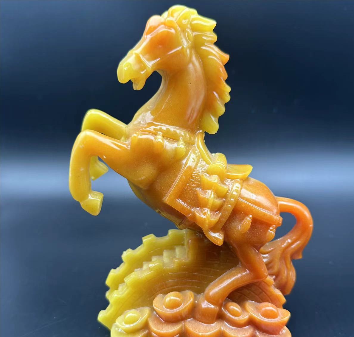 【精选】个性精美一马当先流水摆件1