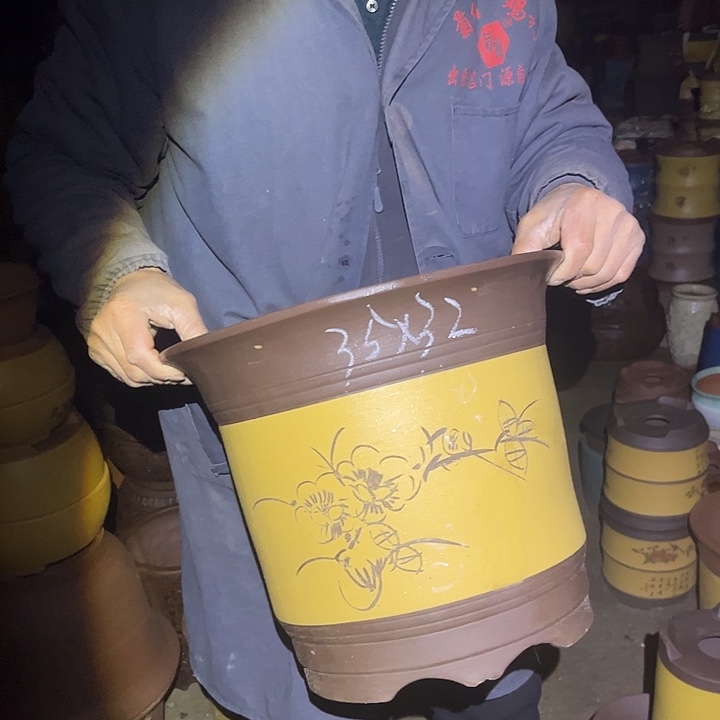 紫砂花盆紫砂花盆和小