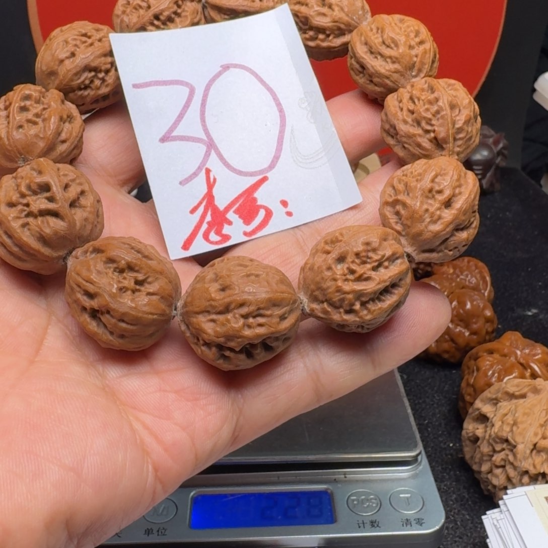 文玩核桃把件24边手串