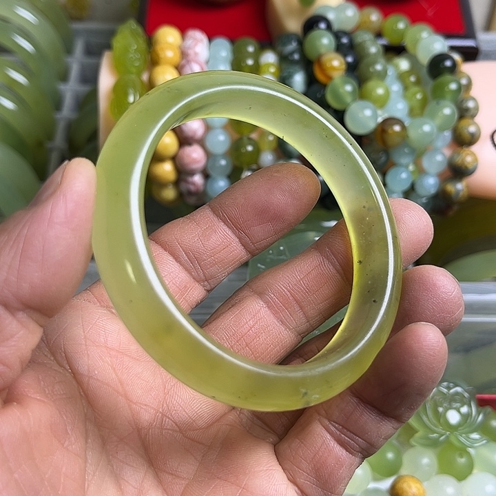 合金蛇纹石玉颈饰