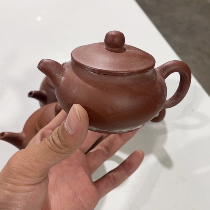 紫砂茶壶老厂紫砂壶一件。