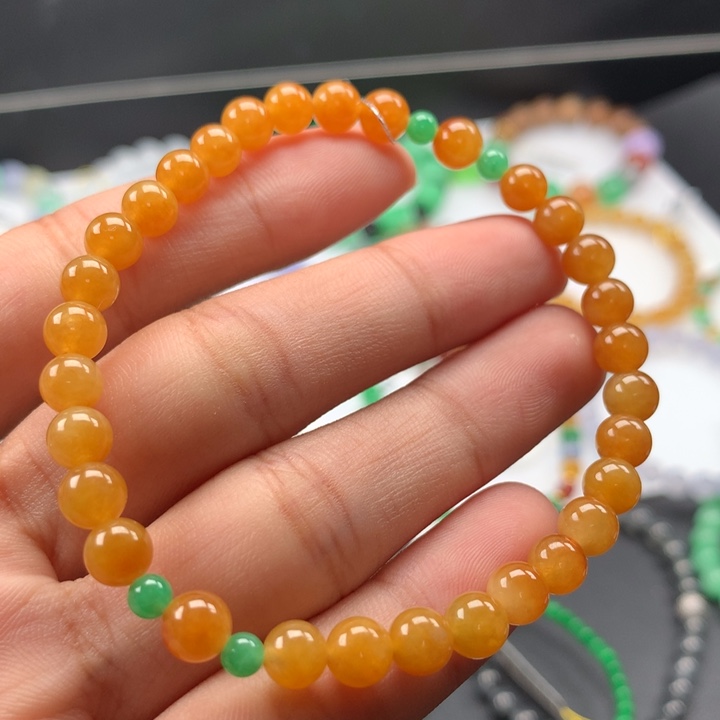 翡翠手镯未镶嵌卡