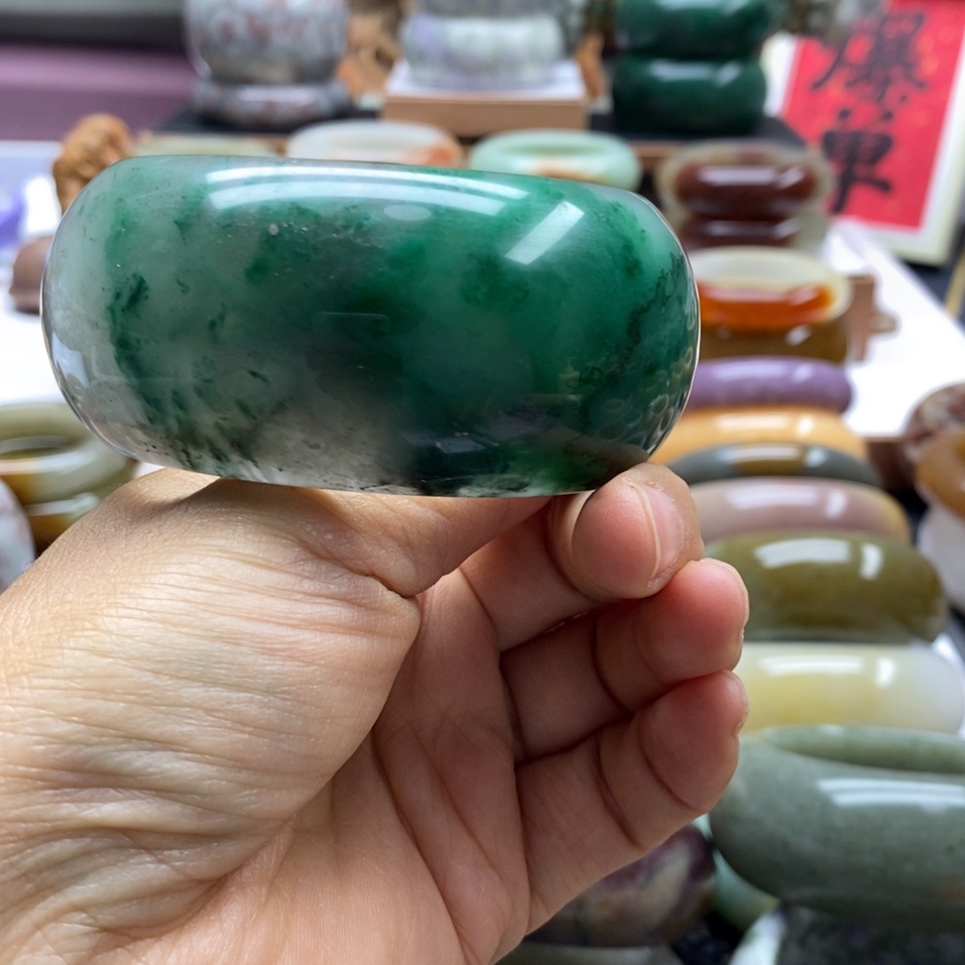 妞***妈石英岩玉手镯未镶嵌